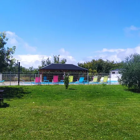 Les Du Vigneron Et Cd'h Bed & Breakfast Saint-Seurin-de-Palenne