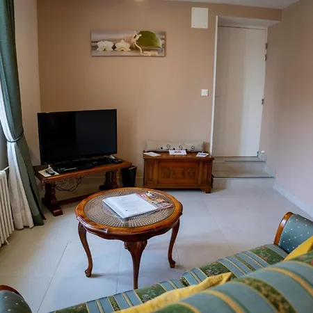 Les Du Vigneron Et Cd'h Bed & Breakfast