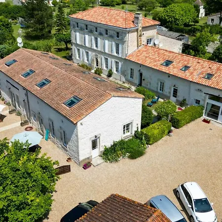 Les Du Vigneron Et Cd'h Bed & Breakfast Saint-Seurin-de-Palenne