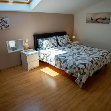 Bed & Breakfast Les Du Vigneron Et Cd'h 4*