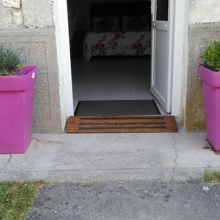 Bed & Breakfast Les Du Vigneron Et Cd'h 4*