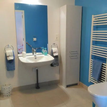 Les Du Vigneron Et Cd'h Bed & Breakfast 4*