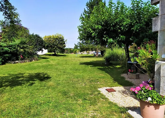 Les Du Vigneron Et Cd'h 4*