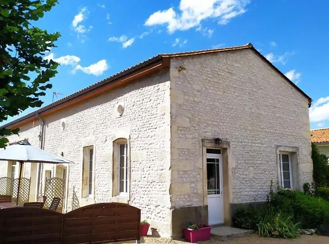 Les Du Vigneron Et Cd'h Bed and breakfast Saint-Seurin-de-Palenne