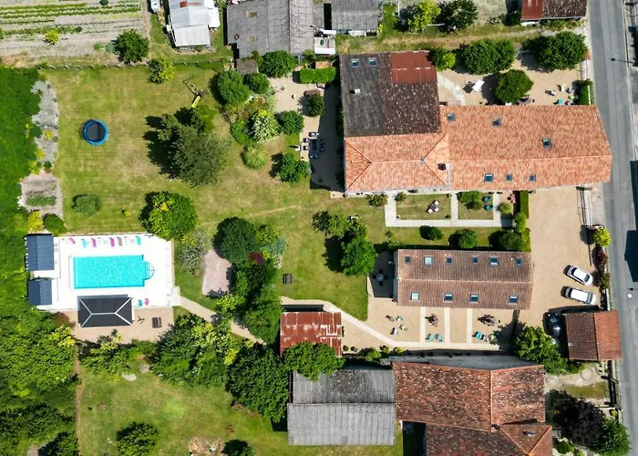 Les Du Vigneron Et Cd'h 4* Saint-Seurin-de-Palenne