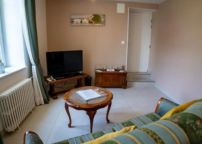 Les Du Vigneron Et Cd'h Bed and breakfast