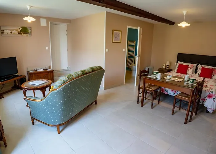 Les Du Vigneron Et Cd'h Bed and breakfast