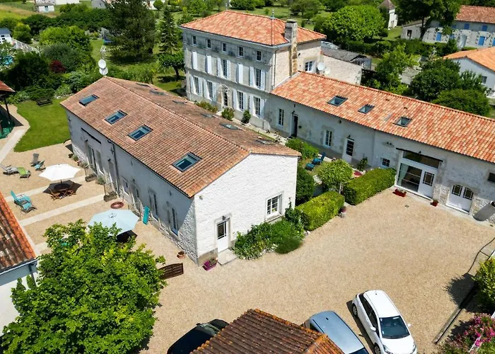 Les Du Vigneron Et Cd'h Bed and breakfast Saint-Seurin-de-Palenne
