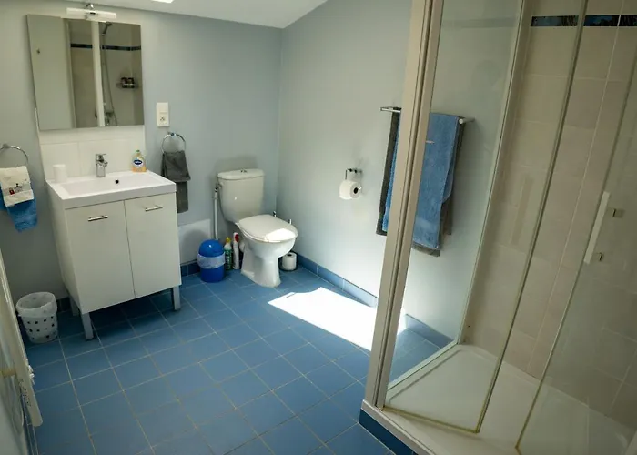 Les Du Vigneron Et Cd'h Bed and breakfast 4*