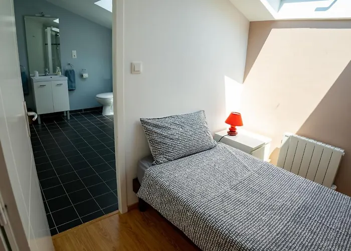 Les Du Vigneron Et Cd'h Bed and breakfast 4*