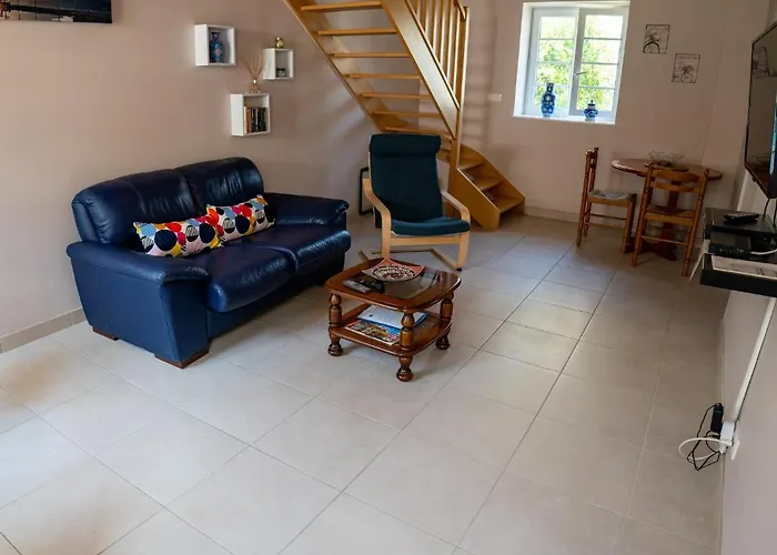 Les Du Vigneron Et Cd'h Bed and breakfast 4*