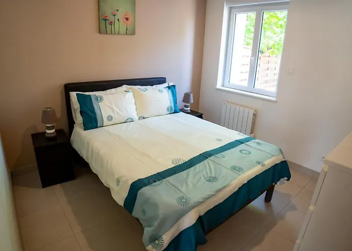 Les Du Vigneron Et Cd'h Bed and breakfast