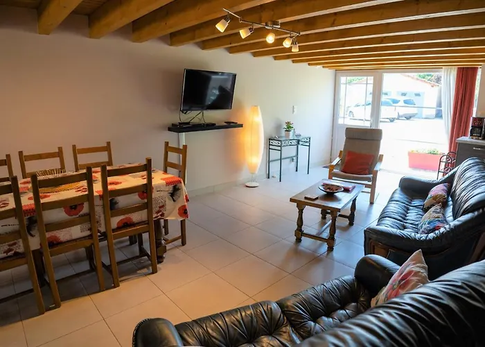 Les Du Vigneron Et Cd'h Bed and breakfast